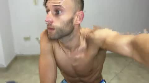 Snapshot of aquilesmade chatting on December 10, 3:44 pm Aquilesmade online show from December 10, 3:44 pm