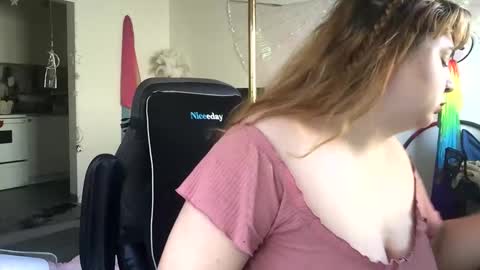 BustyPrincessLeila online show from April 9, 4:01 pm