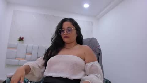 Snapshot of aradia_kiss chatting on October 13, 12:12 am aradia_kiss online show from October 13, 12:12 am