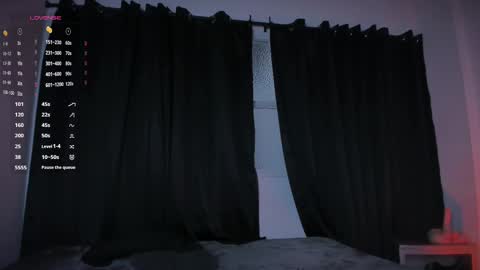 Snapshot of aramjones chatting on September 28, 6:39 pm Aram 3 online show from September 28, 6:39 pm
