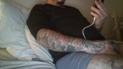 arez2122 online show from December 2, 7:18 am