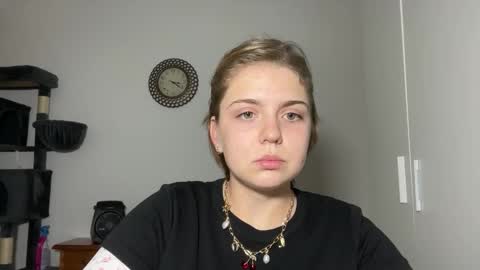 ari_crystal online show from February 4, 1:26 pm