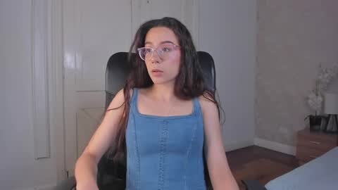 Ari Wilde online show from March 28, 1:01 pm