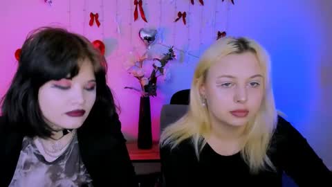 aria_blaze_ online show from April 14, 8:39 am