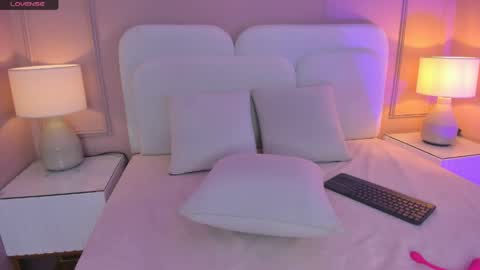 Aria  online show from May 24, 2:52 am