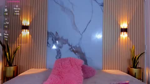 Snapshot of aria_millers_ chatting on March 5, 12:22 pm Aria Millers online show from March 5, 12:22 pm