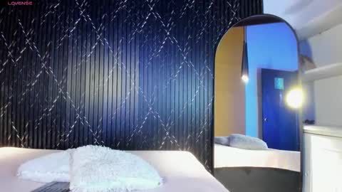 Aria Millers  online show from December 2, 12:14 pm