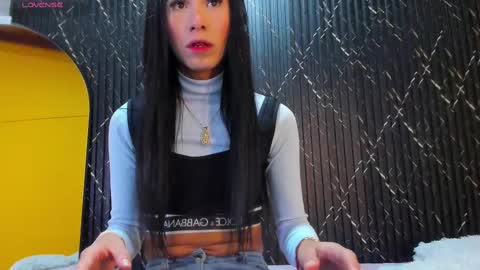 Snapshot of aria_millers_ chatting on October 2, 11:53 am Aria Millers online show from October 2, 11:53 am