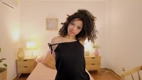 ariaa_23 online show from April 23, 12:51 pm