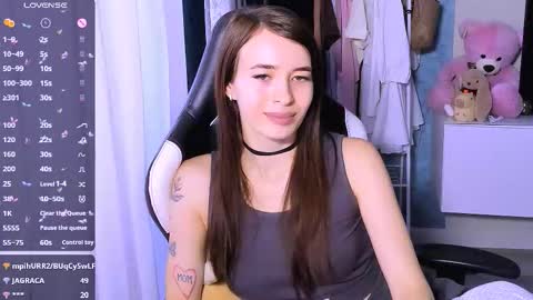 Snapshot of ariamill chatting on September 19, 6:39 am Ari online show from September 19, 6:39 am