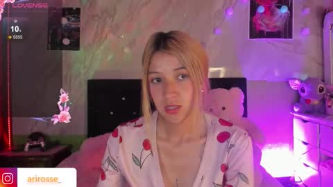 Snapshot of ariana_rosse__ chatting on September 28, 8:23 am Ariana online show from September 28, 8:23 am