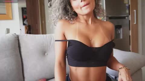 cristina online show from November 2, 2:39 pm