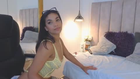 Snapshot of arianaa_miller_ chatting on September 10, 8:21 pm Ariana online show from September 10, 8:21 pm