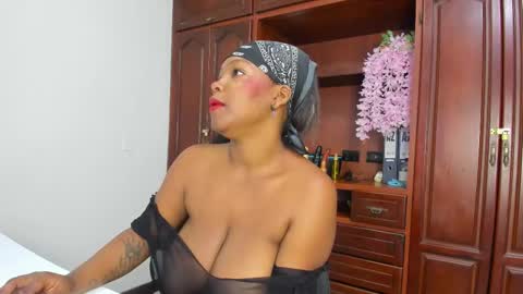 Snapshot of arianacontee chatting on October 14, 8:23 pm Andrea online show from October 14, 8:23 pm