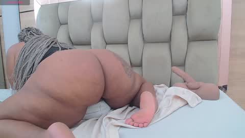 Snapshot of arianna_pearl chatting on January 24, 3:45 pm arianna pearl online show from January 24, 3:45 pm
