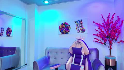Snapshot of arianna_sweeet chatting on February 5, 10:19 am arianna_sweeet online show from February 5, 10:19 am