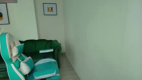 Snapshot of arianna_sweeet chatting on October 7, 3:24 am arianna_sweeet online show from October 7, 3:24 am