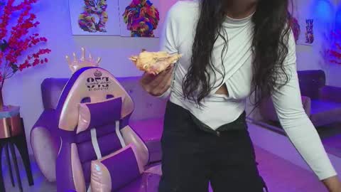 Snapshot of arianna_sweeet chatting on March 1, 4:04 am arianna_sweeet online show from March 1, 4:04 am