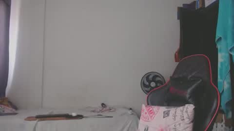 ariannaloovel online show from March 23, 5:18 pm