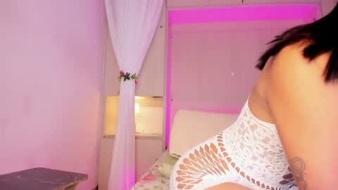 ariannavega_ online show from July 4, 12:20 pm