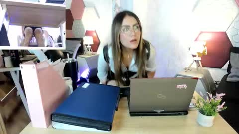 aria online show from May 22, 4:14 pm
