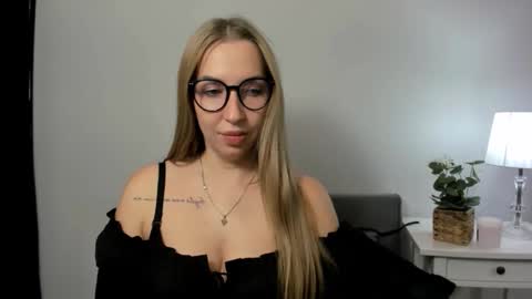 Aria online show from September 24, 3:19 pm