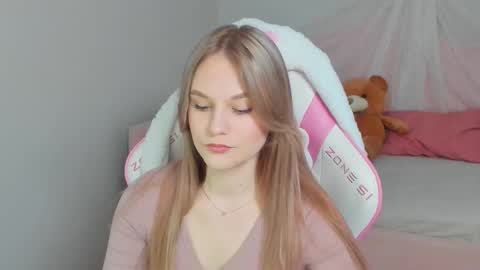 Snapshot of ariawell chatting on September 25, 6:15 pm Aria online show from September 25, 6:15 pm