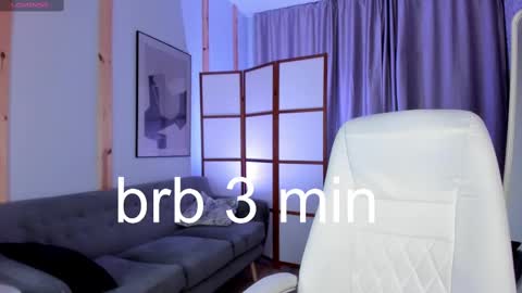 Snapshot of arielabradberry chatting on February 22, 3:47 pm Ariel online show from February 22, 3:47 pm