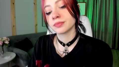 Snapshot of arielabradberry chatting on March 11, 8:09 pm Ariel online show from March 11, 8:09 pm