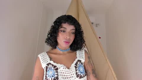 Snapshot of ariella_ruiz chatting on September 20, 12:41 pm A R I online show from September 20, 12:41 pm