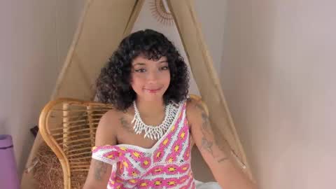 Snapshot of ariella_ruiz chatting on October 8, 12:22 pm A R I online show from October 8, 12:22 pm