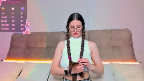 Ariella online show from October 9, 2:28 am