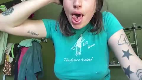 ariel  colin when hes here online show from March 4, 3:53 pm