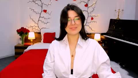 Ari online show from October 25, 9:19 am