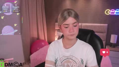 Ari  online show from February 5, 4:05 am