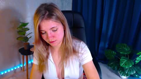 Snapshot of arlana_klart chatting on September 24, 2:51 am Arlana online show from September 24, 2:51 am