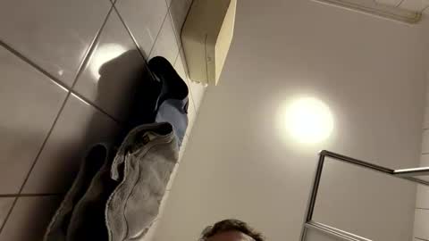 armyskater32 online show from April 6, 6:25 am