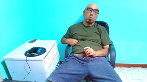 arnelux72 online show from February 18, 5:40 am