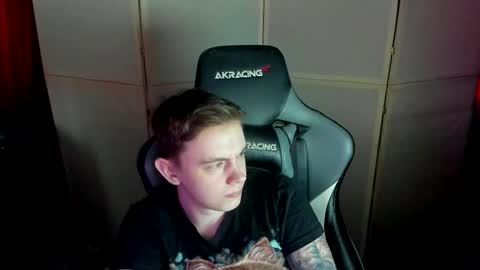 Snapshot of aron_neall chatting on February 19, 6:44 am biggest penis online show from February 19, 6:44 am