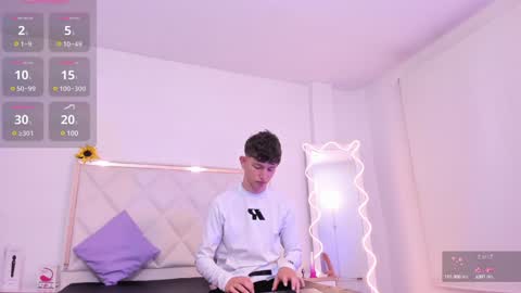 Snapshot of aron_tay chatting on December 27, 4:15 am  your aron  online show from December 27, 4:15 am