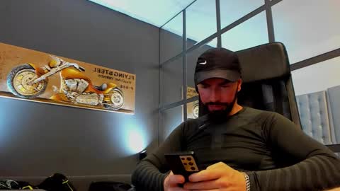 AronGrant online show from February 18, 11:21 am