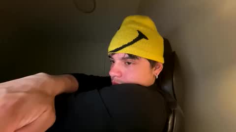 aronlx online show from April 23, 2:41 am