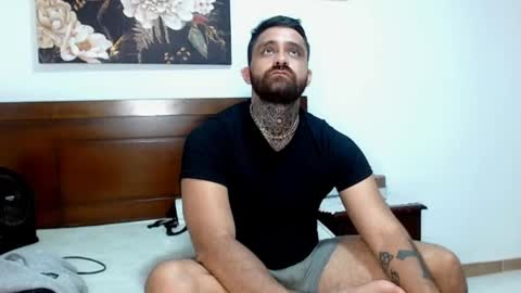 Snapshot of aronmiller404 chatting on October 6, 8:59 pm aronmiller online show from October 6, 8:59 pm