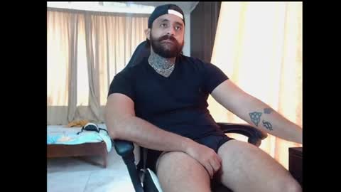 aronmiller online show from October 26, 6:29 pm