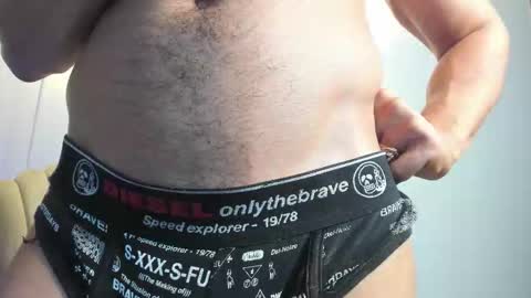 Snapshot of aroon_connor chatting on October 15, 12:25 am   online show from October 15, 12:25 am