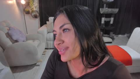 Snapshot of artemis_020 chatting on October 24, 2:12 am FENIX online show from October 24, 2:12 am