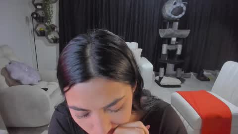 Snapshot of artemis_020 chatting on October 18, 2:05 am FENIX online show from October 18, 2:05 am