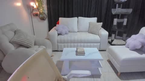 Snapshot of artemis_020 chatting on September 16, 2:13 am FENIX online show from September 16, 2:13 am