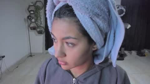 Snapshot of artemis_020 chatting on September 11, 1:40 am FENIX online show from September 11, 1:40 am