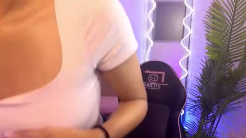 Snapshot of artemiss_tay chatting on September 24, 7:20 pm artemiss_tay online show from September 24, 7:20 pm